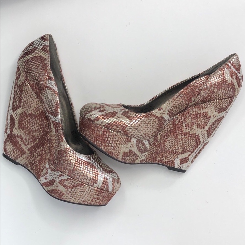Carlos Santana Snake Print Platform wedge